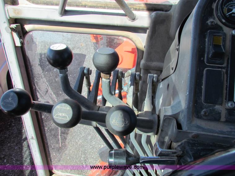 image for item E8069 1995 Champion 710A motor grader