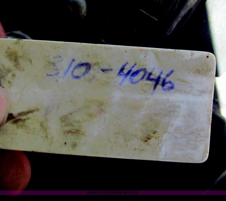 image for item E8069 1995 Champion 710A motor grader