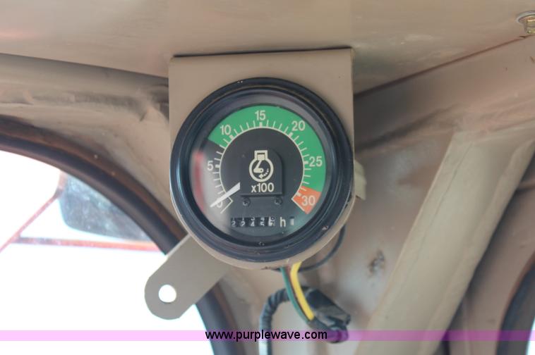 image for item F6143 1991 John Deere 555G crawler loader