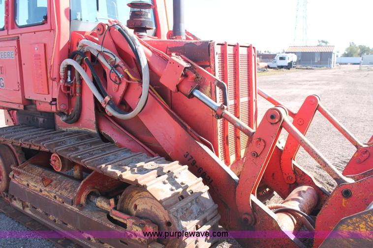 image for item F6143 1991 John Deere 555G crawler loader