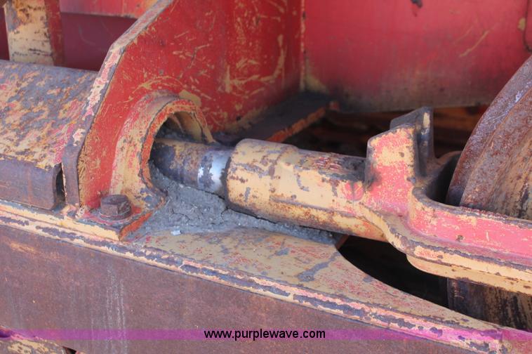 image for item F6143 1991 John Deere 555G crawler loader