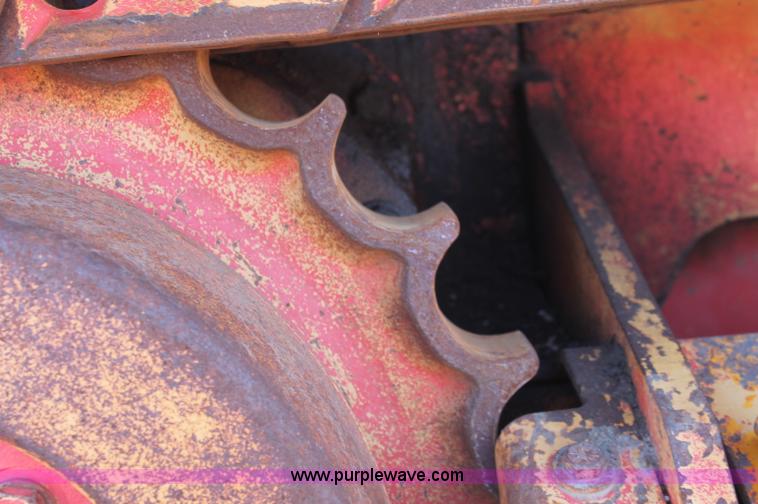 image for item F6143 1991 John Deere 555G crawler loader