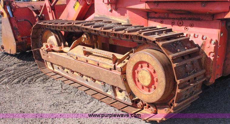 image for item F6143 1991 John Deere 555G crawler loader