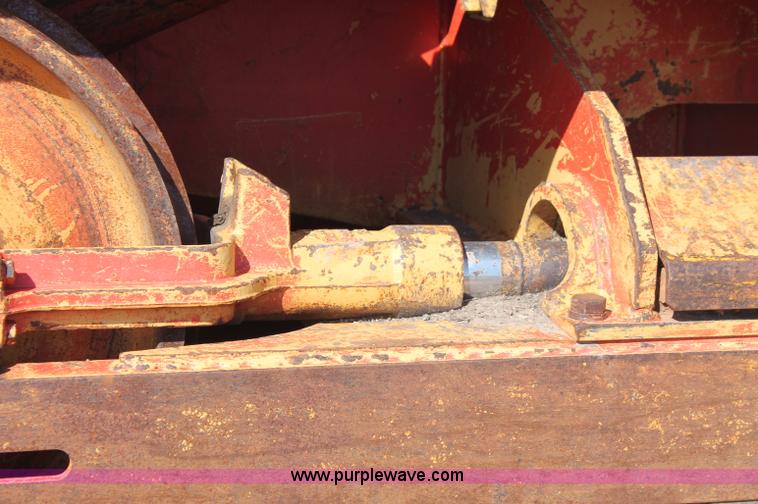 image for item F6143 1991 John Deere 555G crawler loader