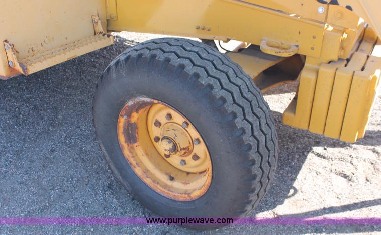 image for item F6145 1997 John Deere 310E backhoe