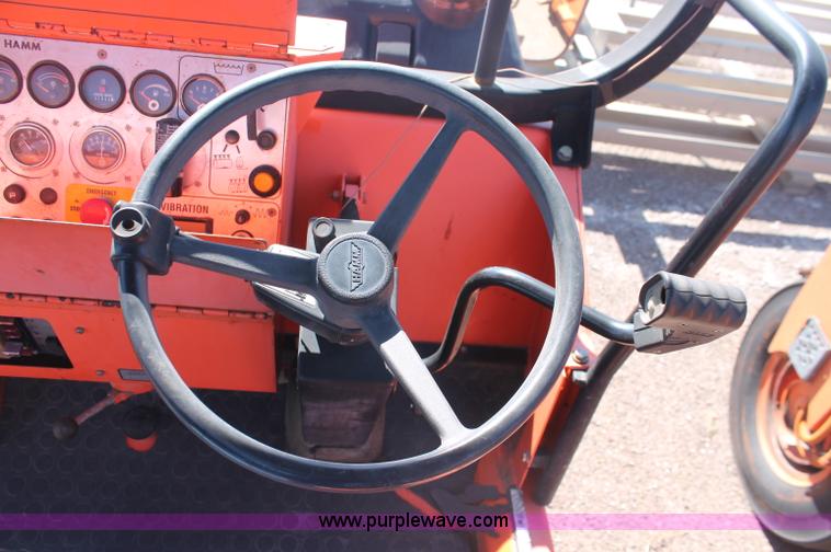 image for item F6146 1997 Hamm DV6K combination roller
