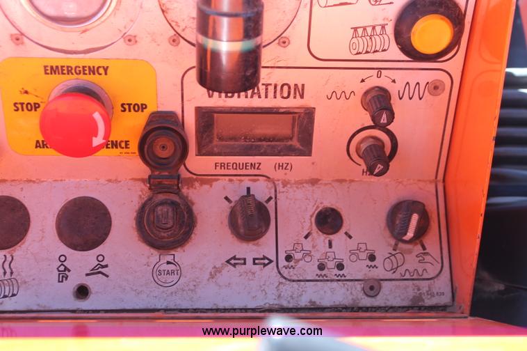 image for item F6146 1997 Hamm DV6K combination roller