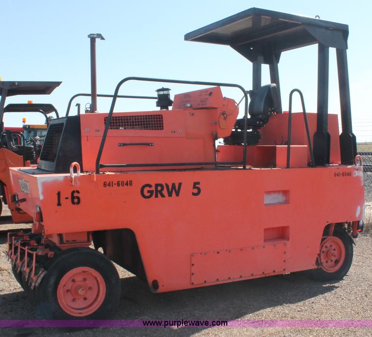 image for item F6149 1995 Hamm GRW5 pneumatic roller