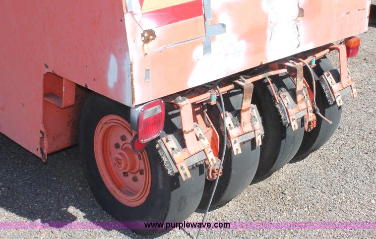 image for item F6149 1995 Hamm GRW5 pneumatic roller
