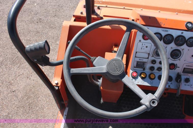 image for item F6152 1993 Hamm DV6K combination roller