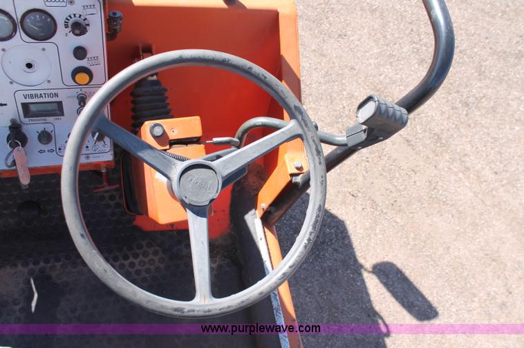 image for item F6152 1993 Hamm DV6K combination roller