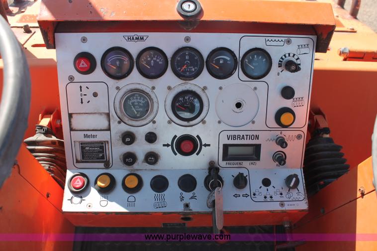 image for item F6152 1993 Hamm DV6K combination roller