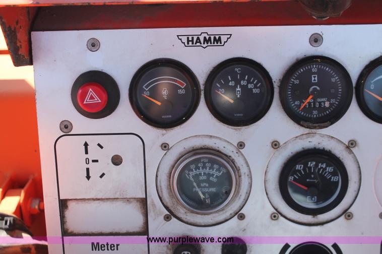 image for item F6152 1993 Hamm DV6K combination roller