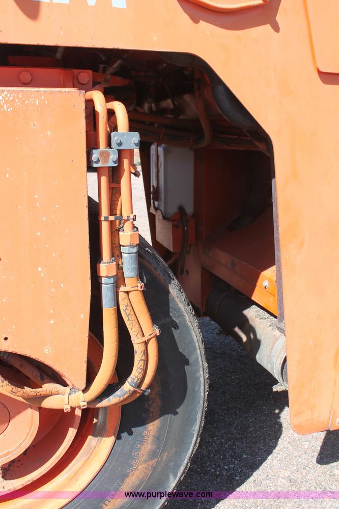 image for item F6152 1993 Hamm DV6K combination roller