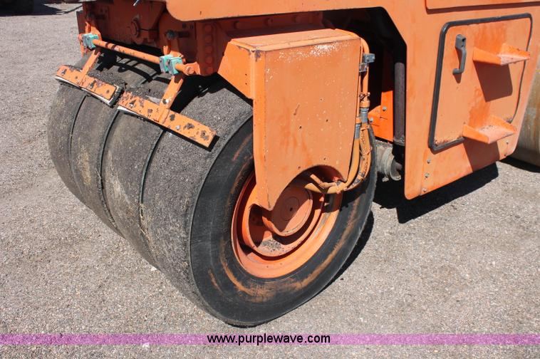 image for item F6152 1993 Hamm DV6K combination roller