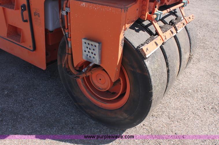 image for item F6152 1993 Hamm DV6K combination roller