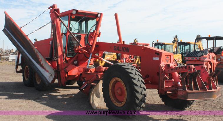 image for item F6156 1996 Galion 830B motor grader