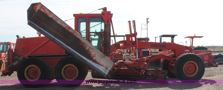 image for item F6156 1996 Galion 830B motor grader