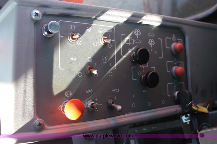 image for item F6156 1996 Galion 830B motor grader