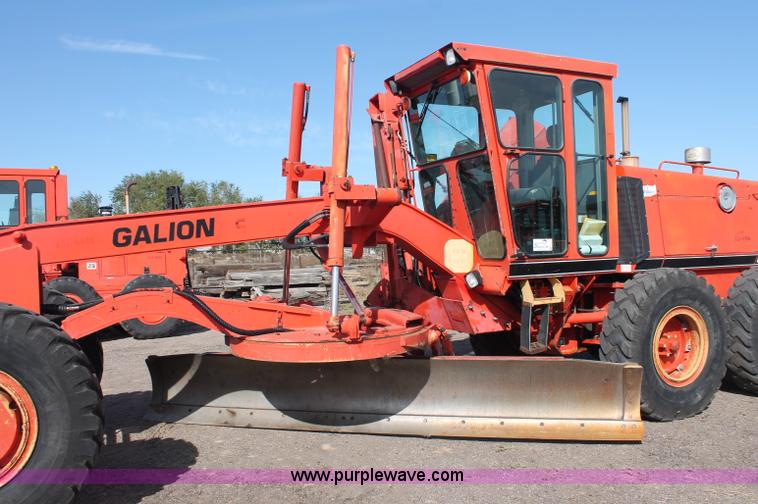 image for item F6156 1996 Galion 830B motor grader