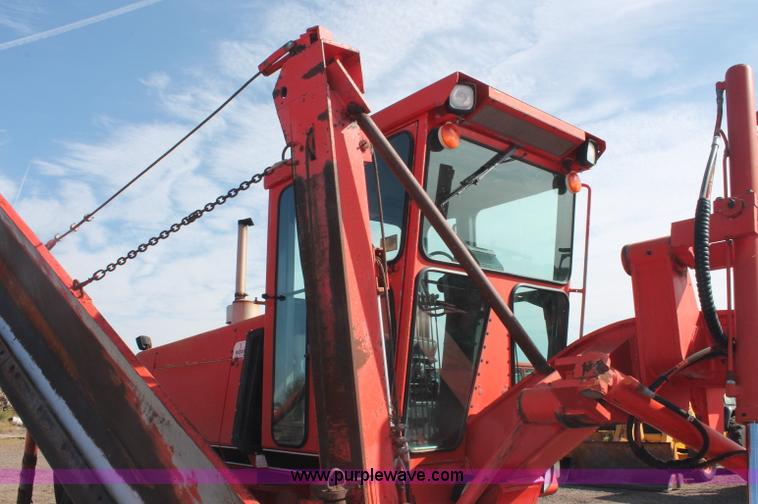 image for item F6156 1996 Galion 830B motor grader