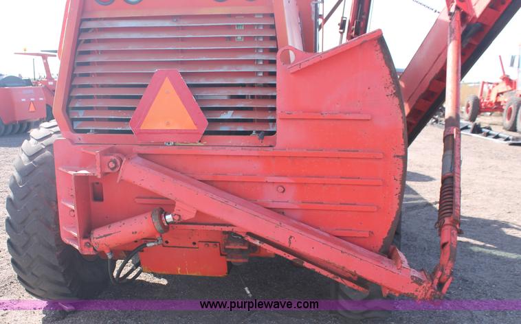 image for item F6156 1996 Galion 830B motor grader