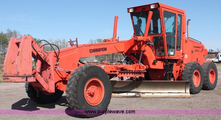 image for item F6157 1996 Champion 710A motorgrader