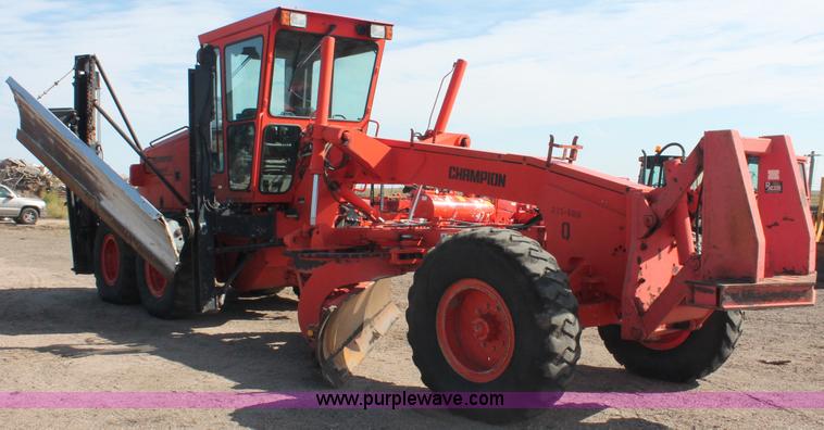 image for item F6157 1996 Champion 710A motorgrader