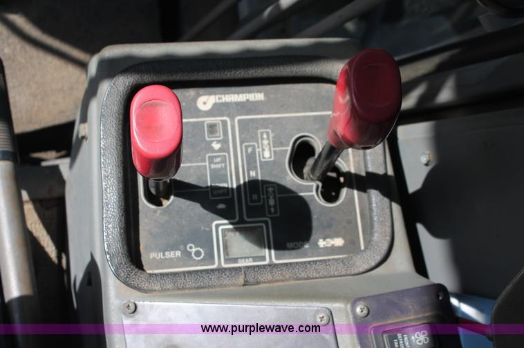 image for item F6157 1996 Champion 710A motorgrader