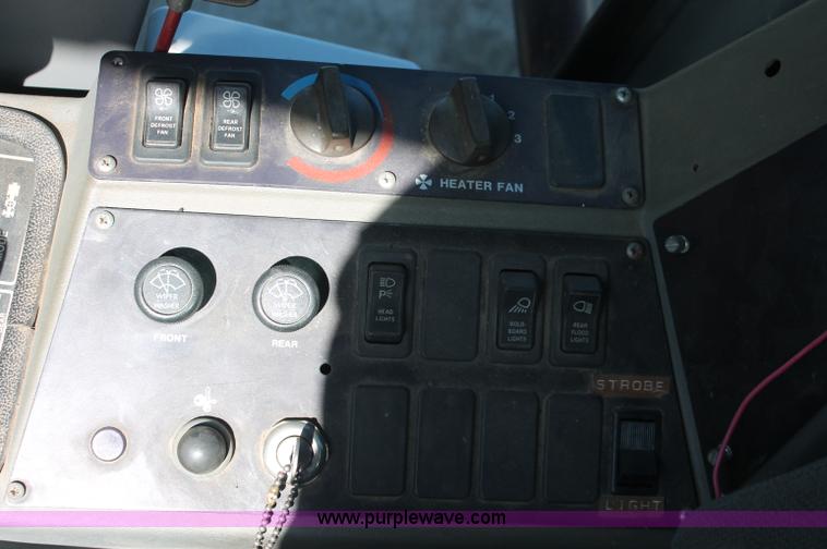 image for item F6157 1996 Champion 710A motorgrader