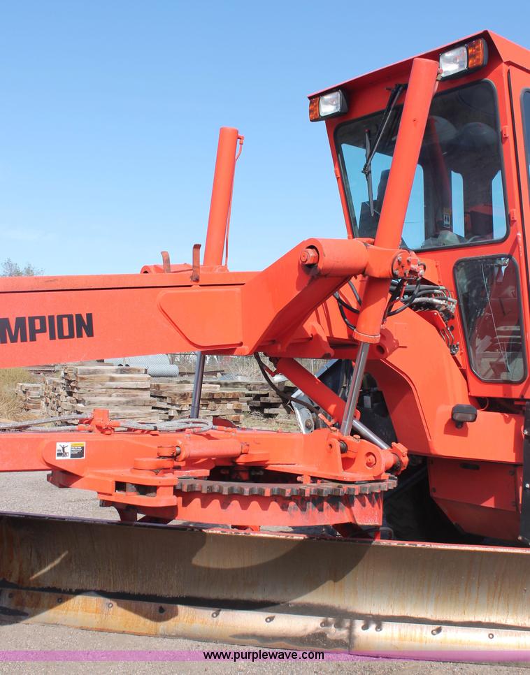 image for item F6157 1996 Champion 710A motorgrader