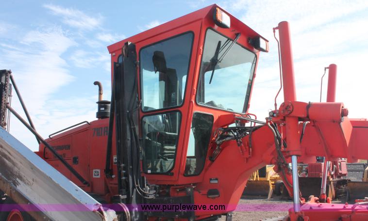 image for item F6157 1996 Champion 710A motorgrader