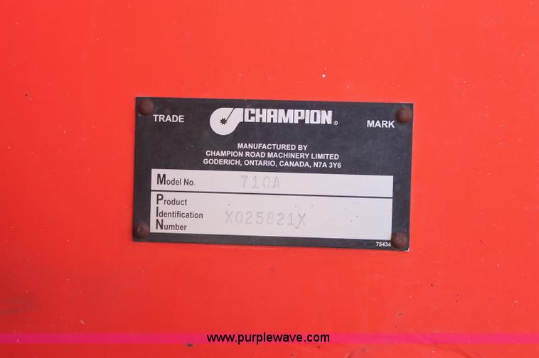 image for item F6157 1996 Champion 710A motorgrader