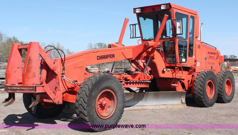 image for item F6158 1996 Champion 710A motorgrader