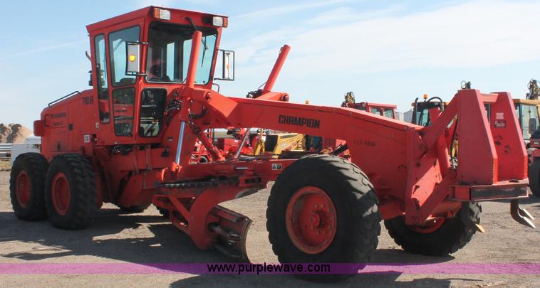 image for item F6158 1996 Champion 710A motorgrader