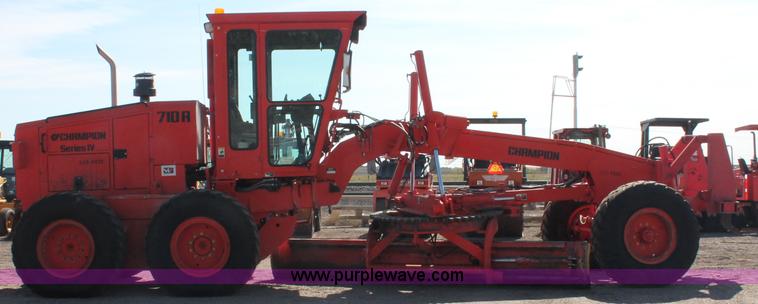 image for item F6158 1996 Champion 710A motorgrader