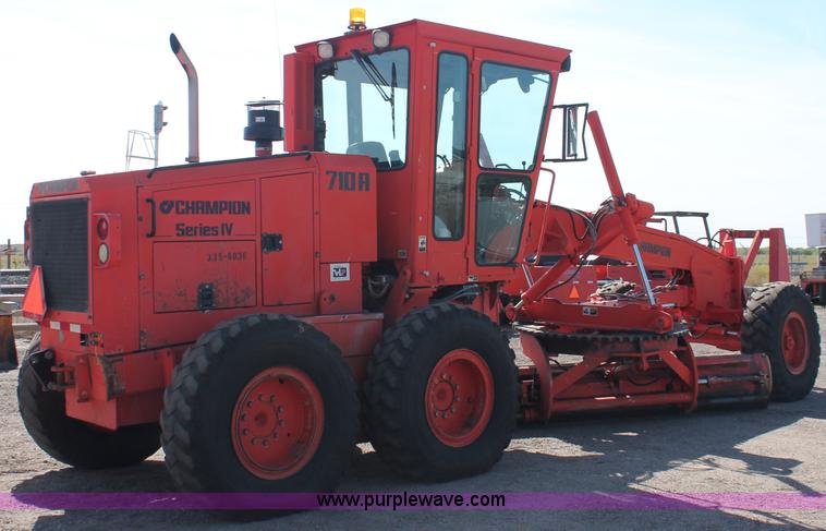image for item F6158 1996 Champion 710A motorgrader