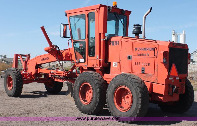 image for item F6158 1996 Champion 710A motorgrader