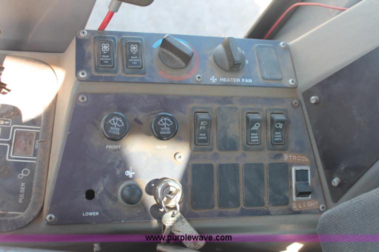 image for item F6158 1996 Champion 710A motorgrader