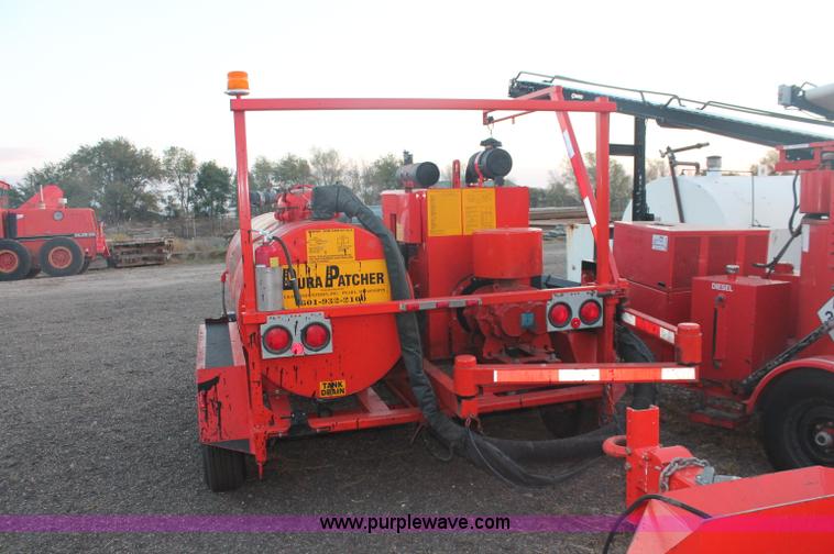 image for item F6160 2005 Duaco 125DJT pot hole patcher