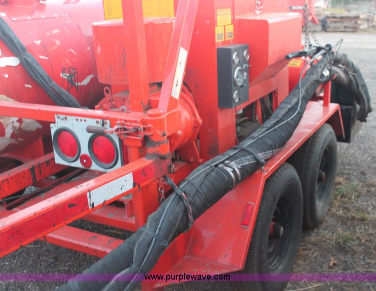 image for item F6160 2005 Duaco 125DJT pot hole patcher