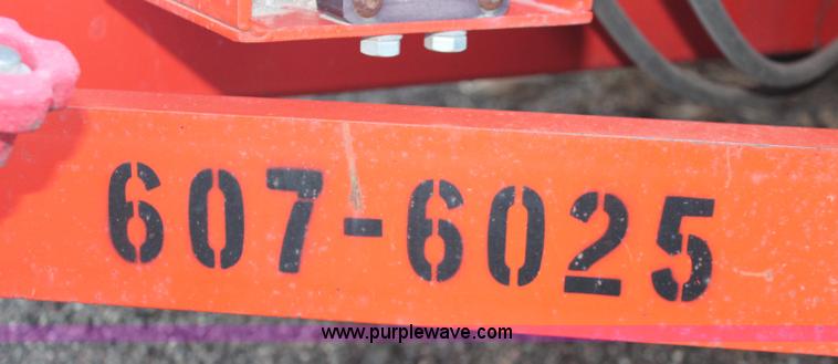 image for item F6160 2005 Duaco 125DJT pot hole patcher