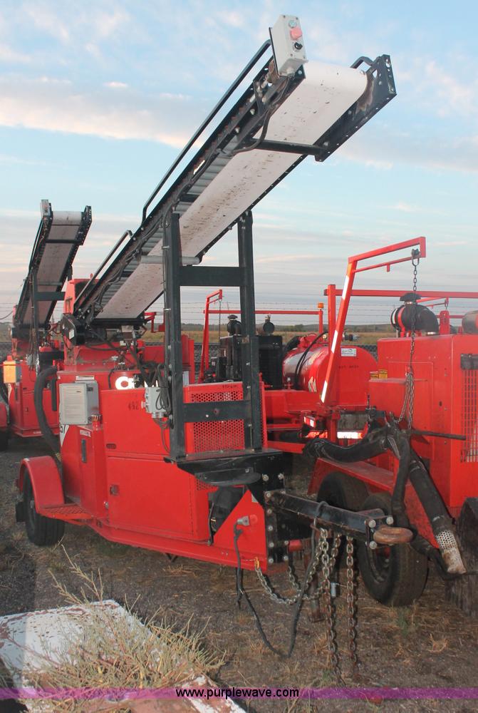 image for item F6162 2001 Craft Co SS-125D crack seal machine