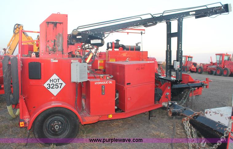 image for item F6162 2001 Craft Co SS-125D crack seal machine