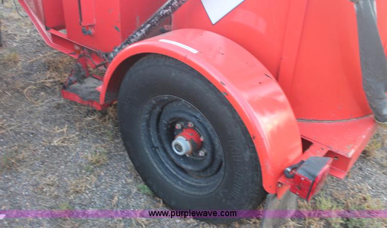 image for item F6162 2001 Craft Co SS-125D crack seal machine