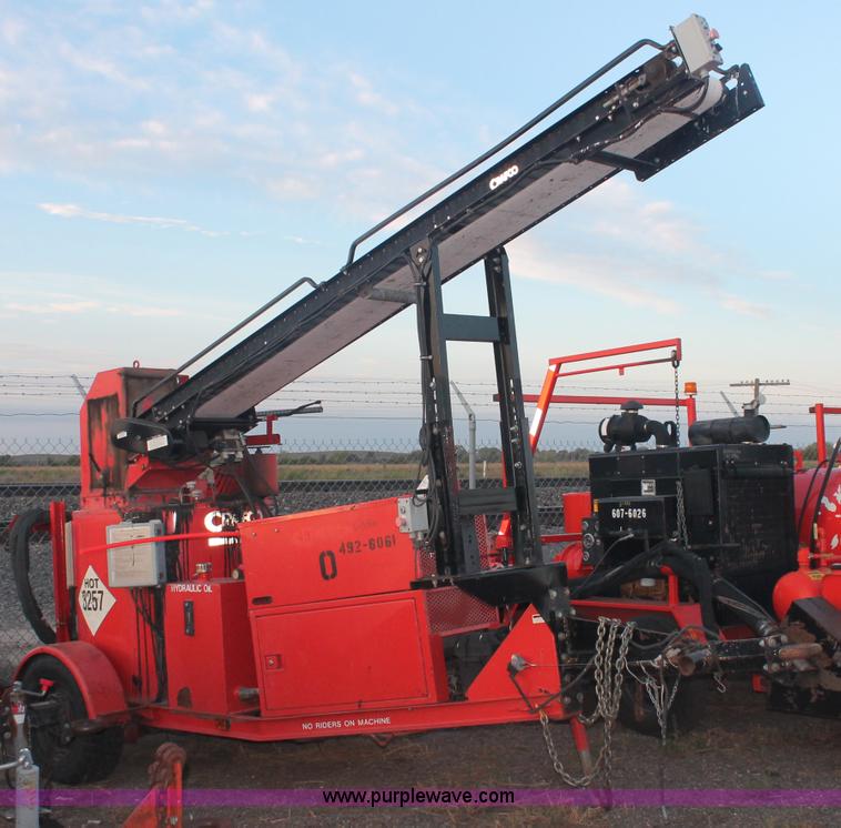 image for item F6163 2001 Craft Co SS-125 crack seal machine