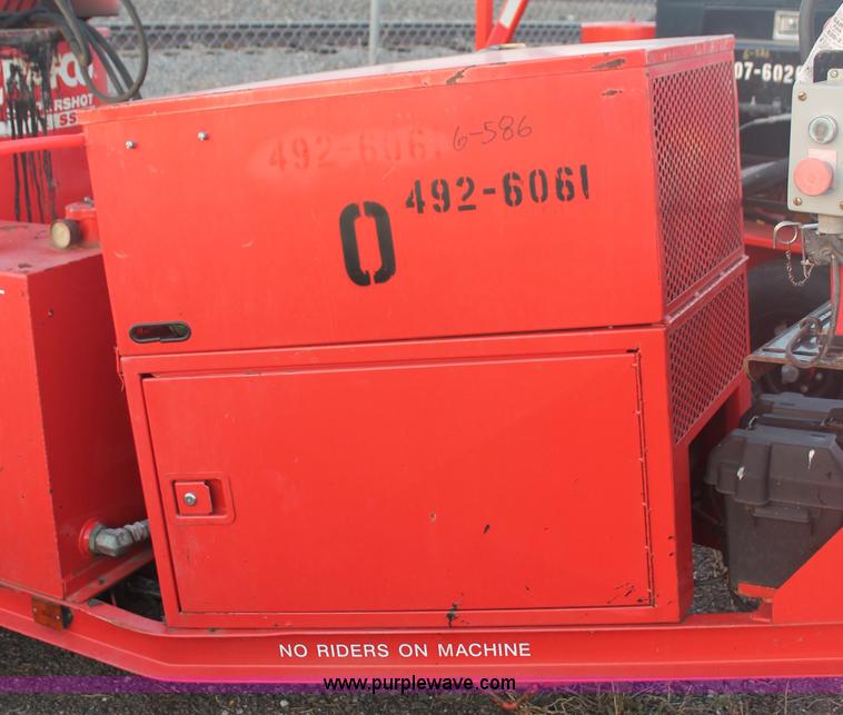 image for item F6163 2001 Craft Co SS-125 crack seal machine