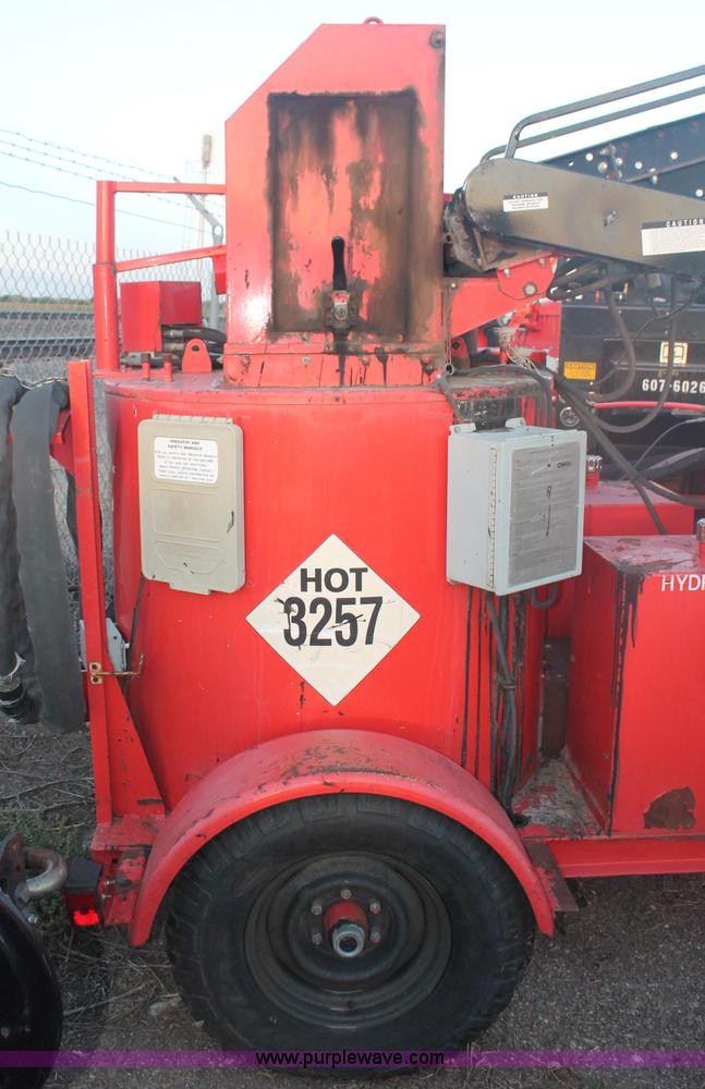 image for item F6163 2001 Craft Co SS-125 crack seal machine