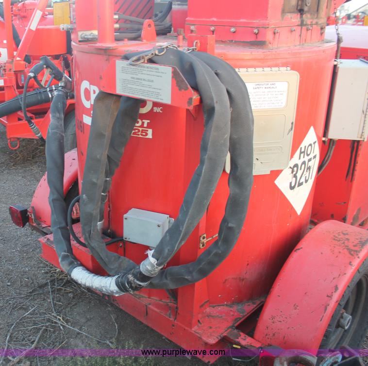 image for item F6163 2001 Craft Co SS-125 crack seal machine