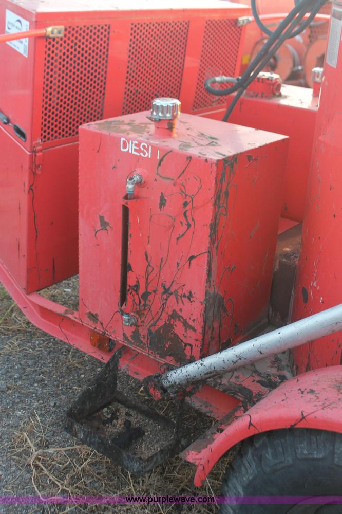 image for item F6163 2001 Craft Co SS-125 crack seal machine